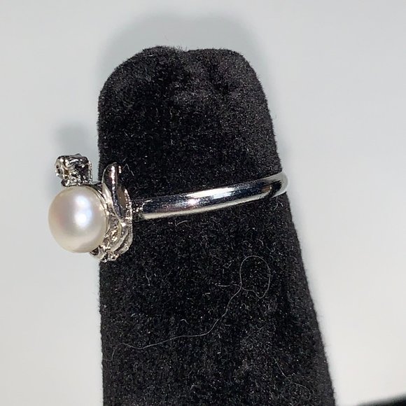 Faux Pearl and CZ SLP ring, size 7, Sizeable - Picture 4 of 12
